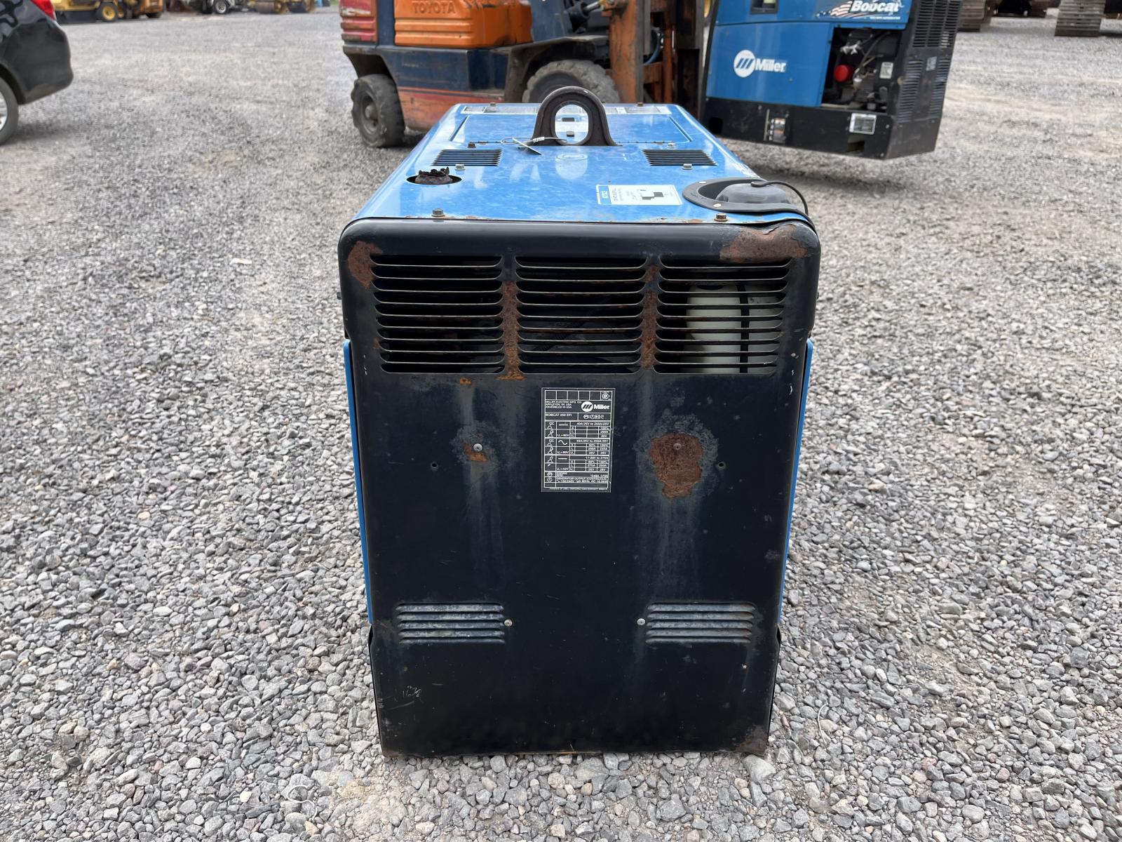 ./imagenes/INVOICE/2019/18159/MILLER BOBCAT 250 (9).JPG